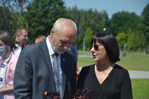 Senator RP Marek Komorowski i Alicja Andrulewicz, dyrektor Suwalskiego Ośrodka Kultury